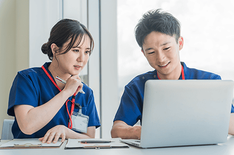 【沖縄県／那覇市】年間休日120日◎病院にて看護師の募集＜ICU・常勤・正看護師＞